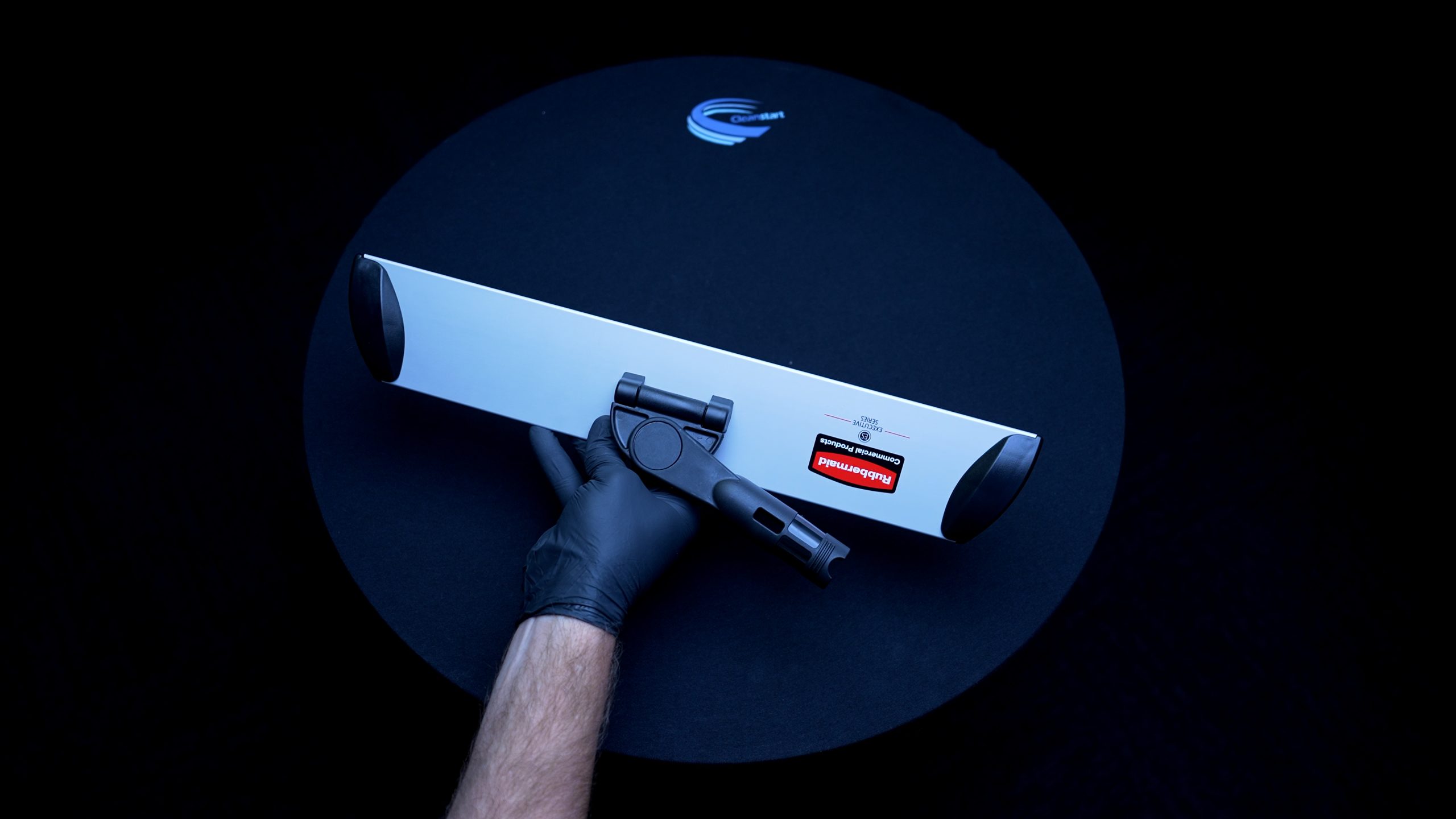 Rubbermaid® HYGEN™ Quick-Connect Mop Frame – 17″